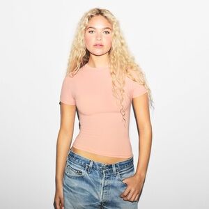 NWT Skims Fits Everybody T-Shirt